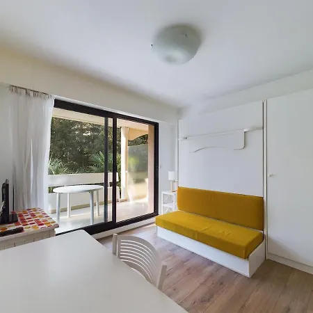 A 200 M De La 4 Couchages, Separee Avec Grande Terrasse Vu Degagee Sur Les Pins Διαμέρισμα *