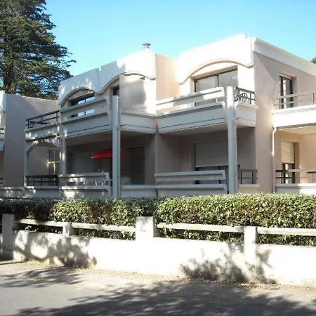 Διαμέρισμα A 200 M De La 4 Couchages, Separee Avec Grande Terrasse Vu Degagee Sur Les Pins *