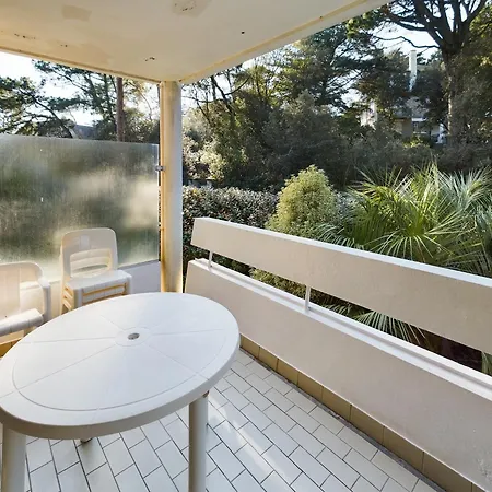A 200 M De La 4 Couchages, Separee Avec Grande Terrasse Vu Degagee Sur Les Pins La Baule