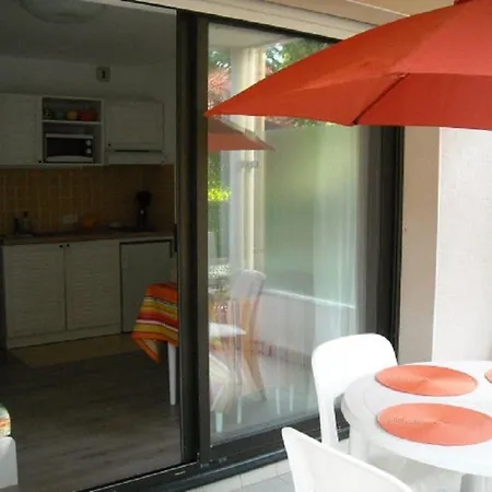 A 200 M De La 4 Couchages, Separee Avec Grande Terrasse Vu Degagee Sur Les Pins *